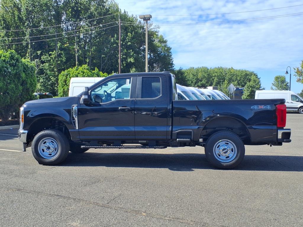 2026 Ford F-250 XL photo 4