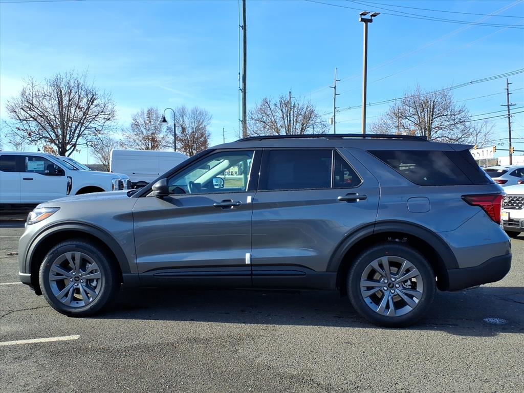 2026 Ford Explorer photo 4