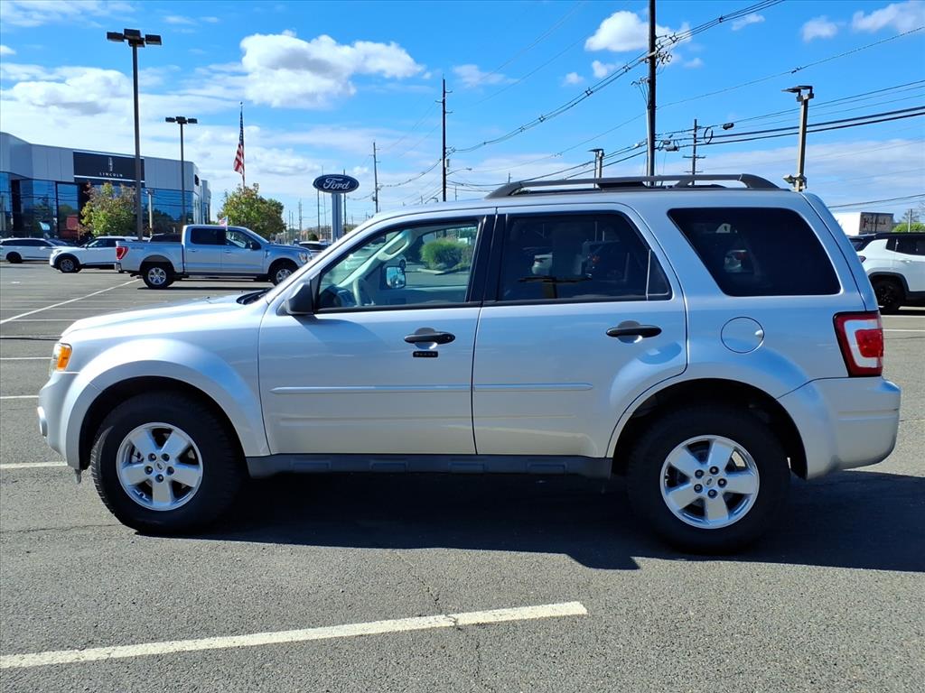 2010 Ford Escape XLT photo 3