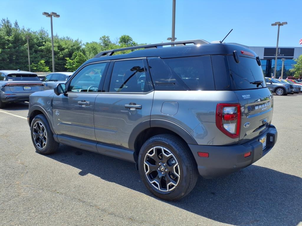 2025 Ford Bronco Sport Outer Banks photo 4