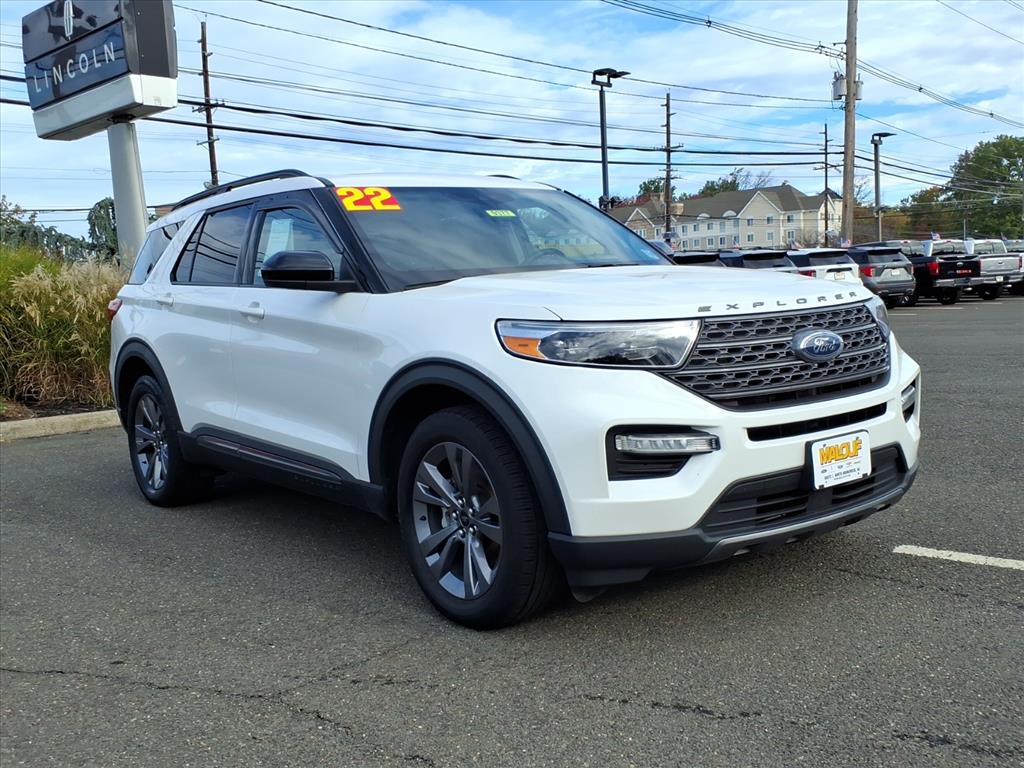2022 Ford Explorer XLT's photo