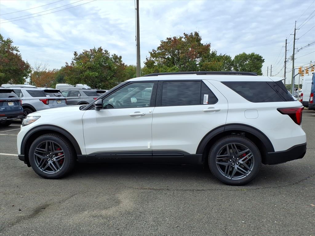 2025 Ford Explorer ST photo 4