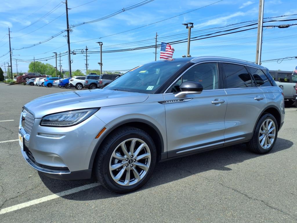 2022 Lincoln Corsair Standard photo 3