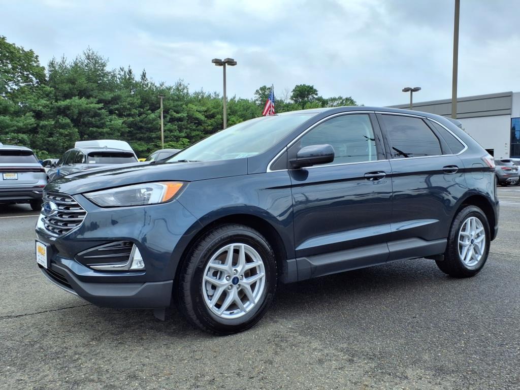 2022 Ford Edge SEL photo 3