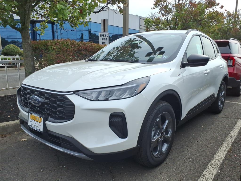 2025 Ford Escape ST-Line photo 3