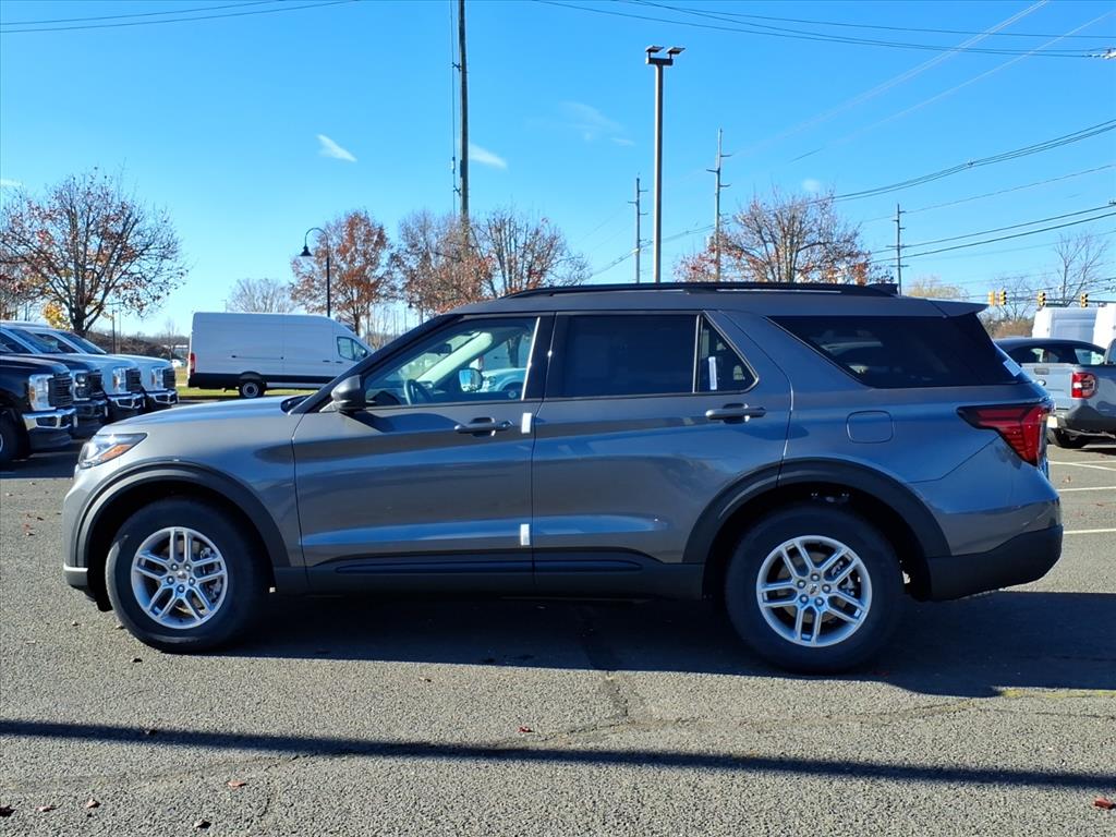 2026 Ford Explorer photo 3