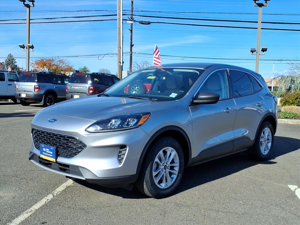 2022 Ford Escape SE photo 3