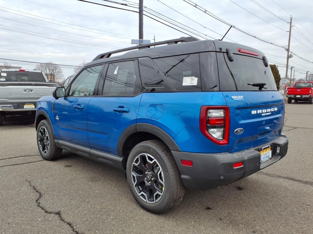 2025 Ford Bronco Sport Outer Banks photo 4