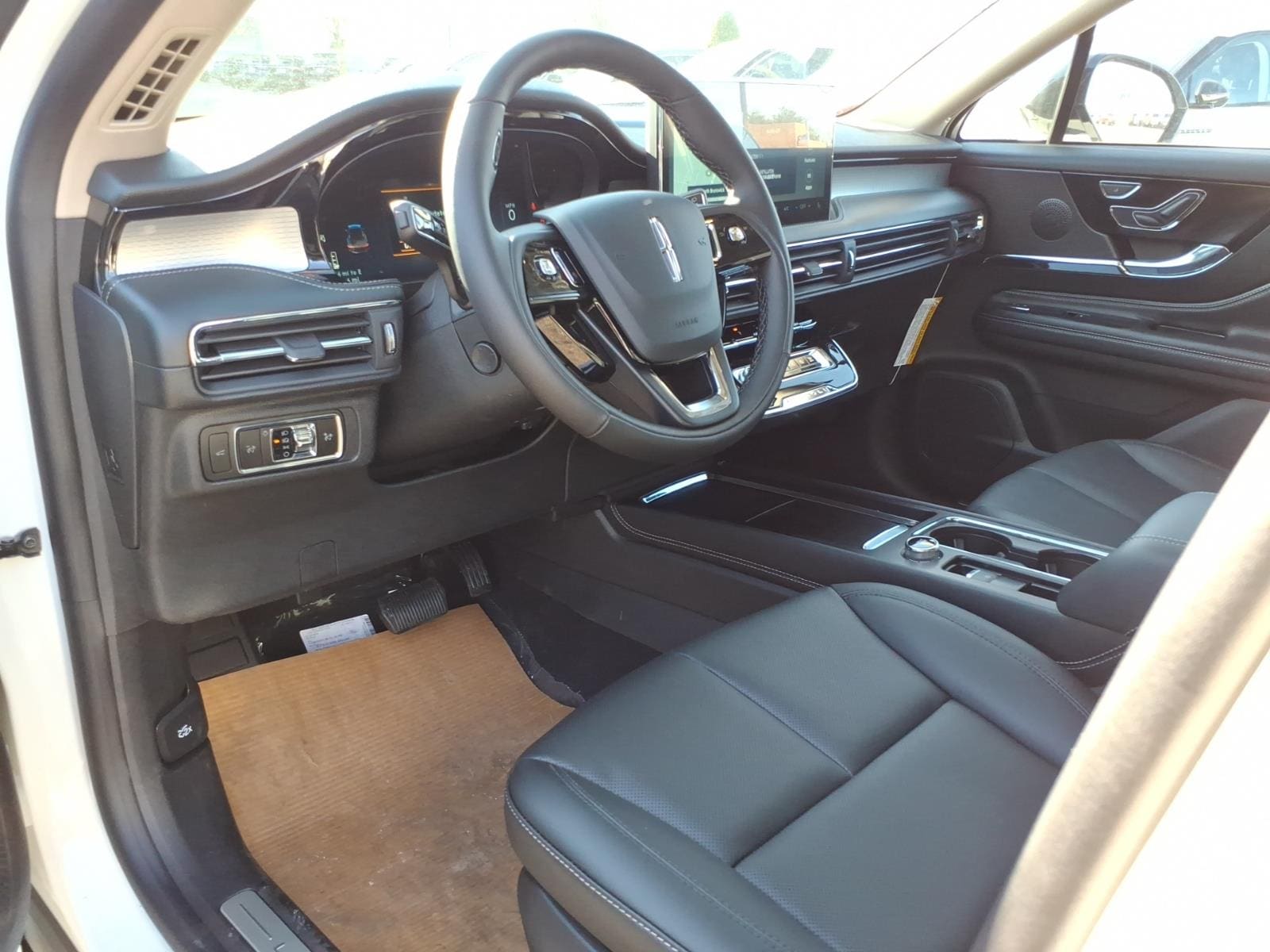 2026 Lincoln Corsair Premiere - Photo 12