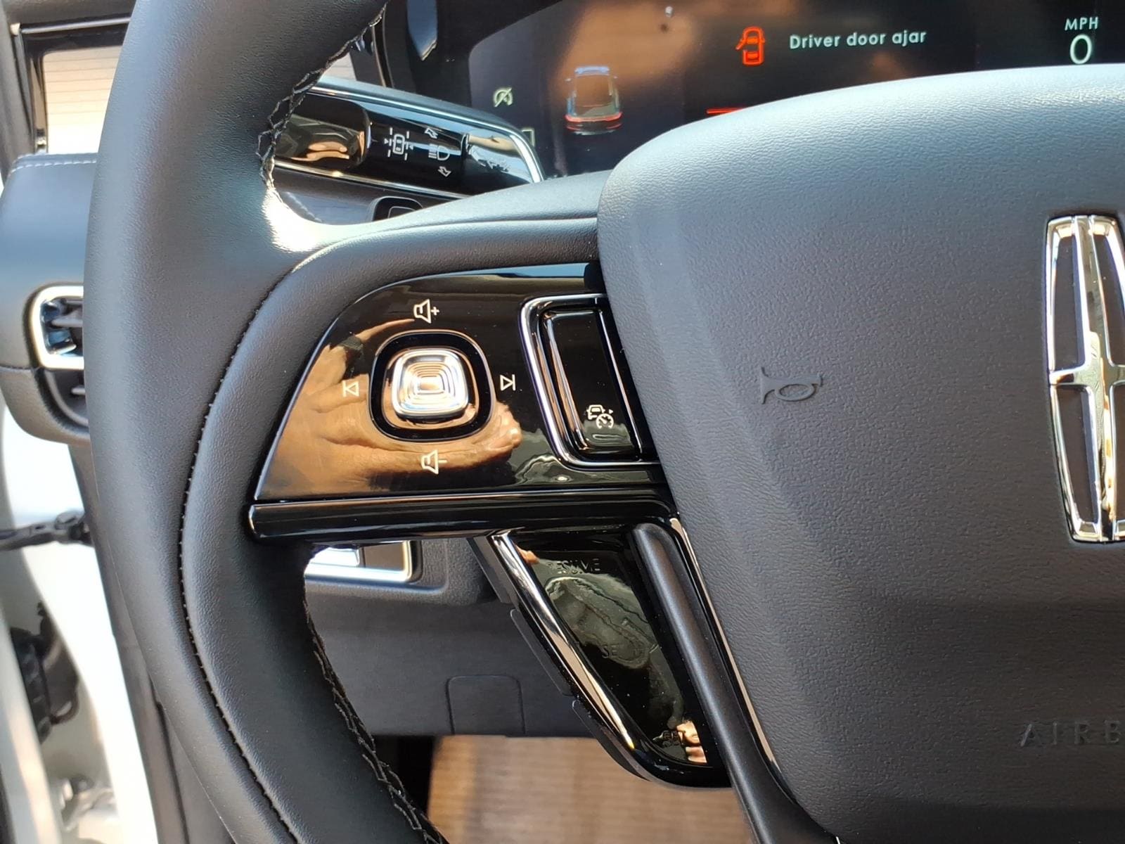 2026 Lincoln Corsair Premiere - Photo 17