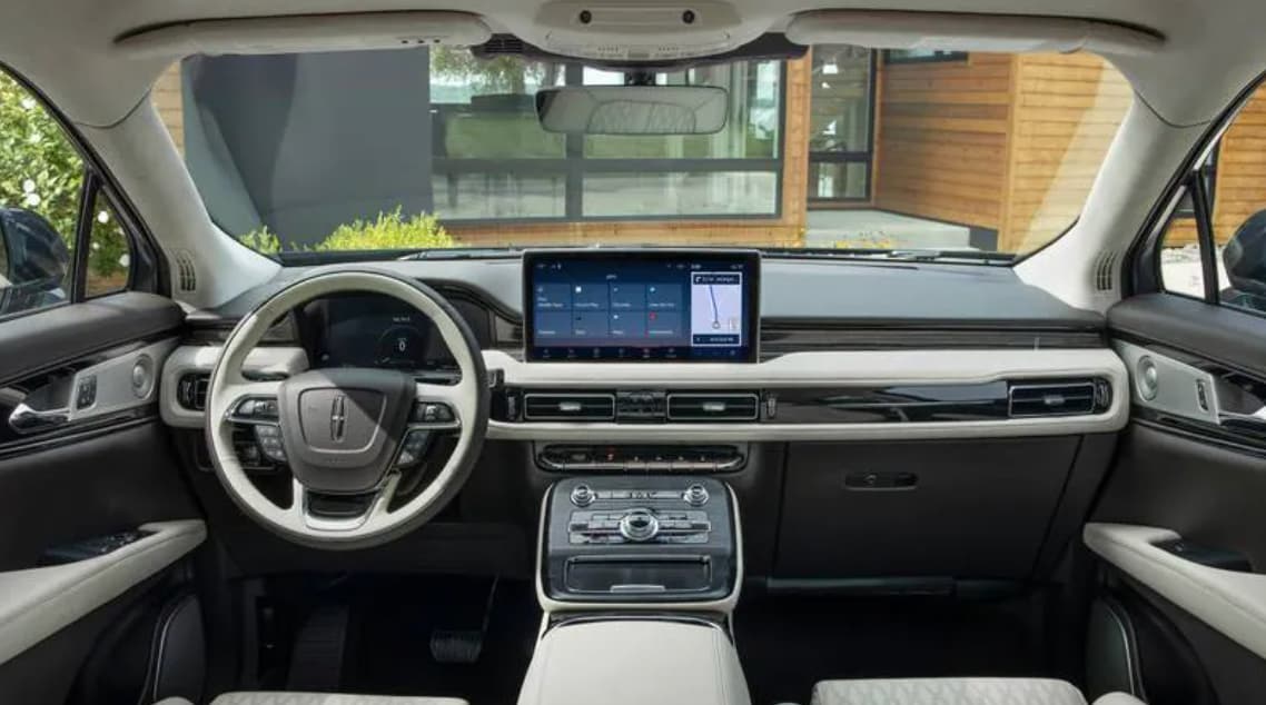 2022 Lincoln Nautilus Interior