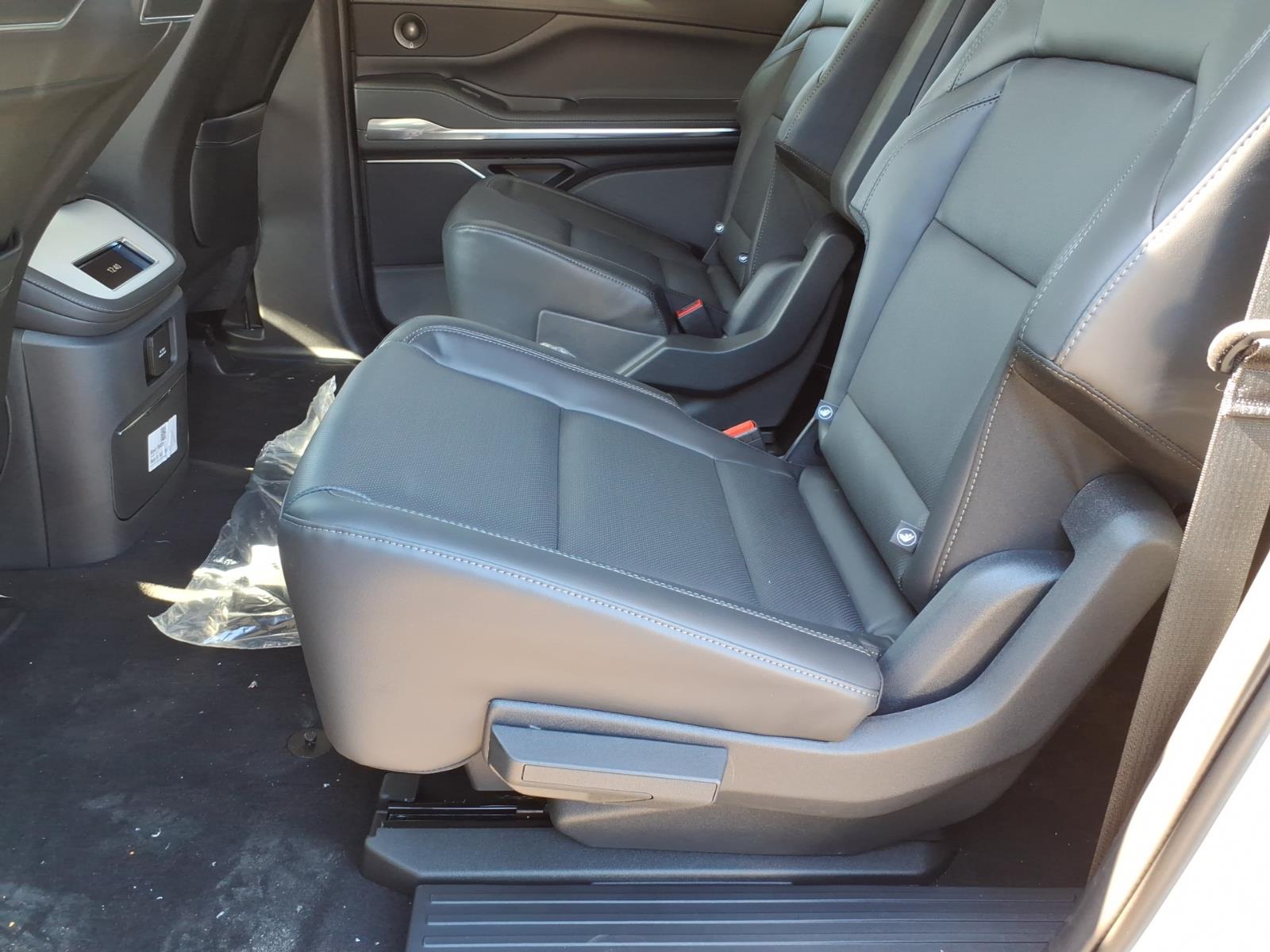2026 Lincoln Navigator Premiere L - Photo 13