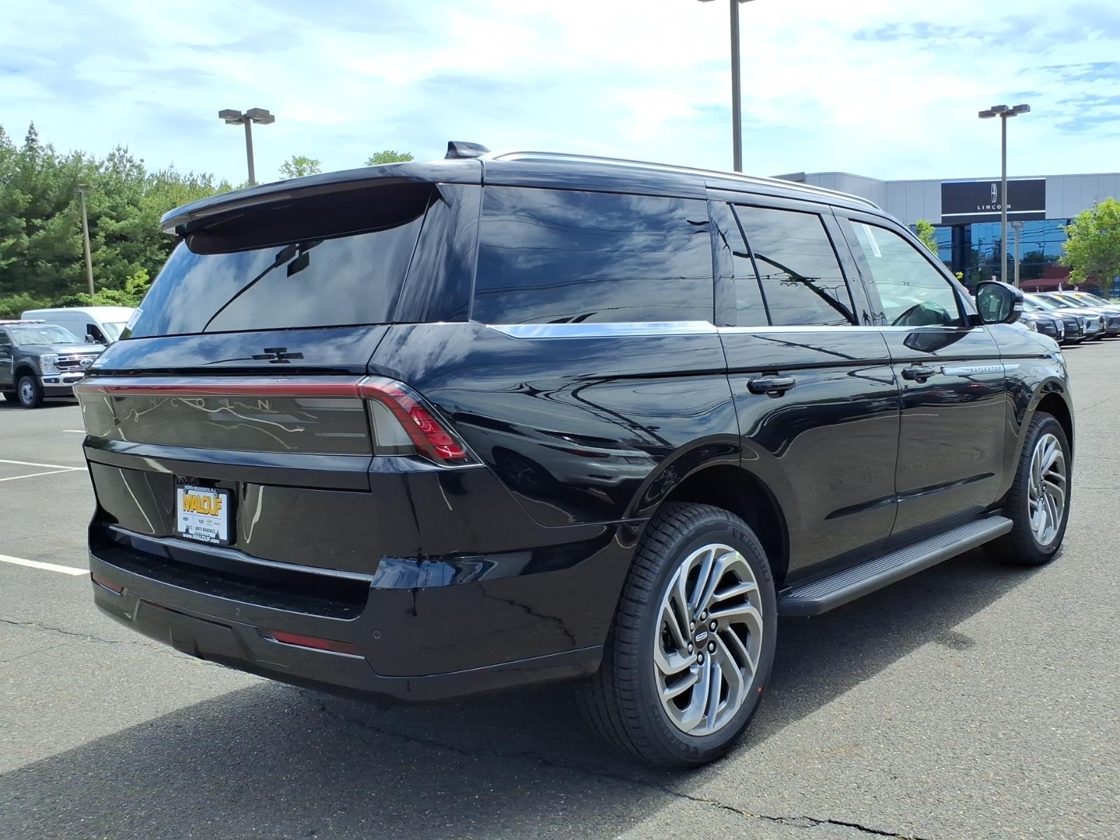 2026 Lincoln Navigator Premiere - Photo 6