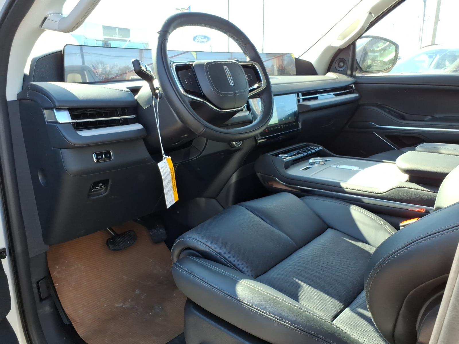 2026 Lincoln Navigator Premiere L - Photo 14