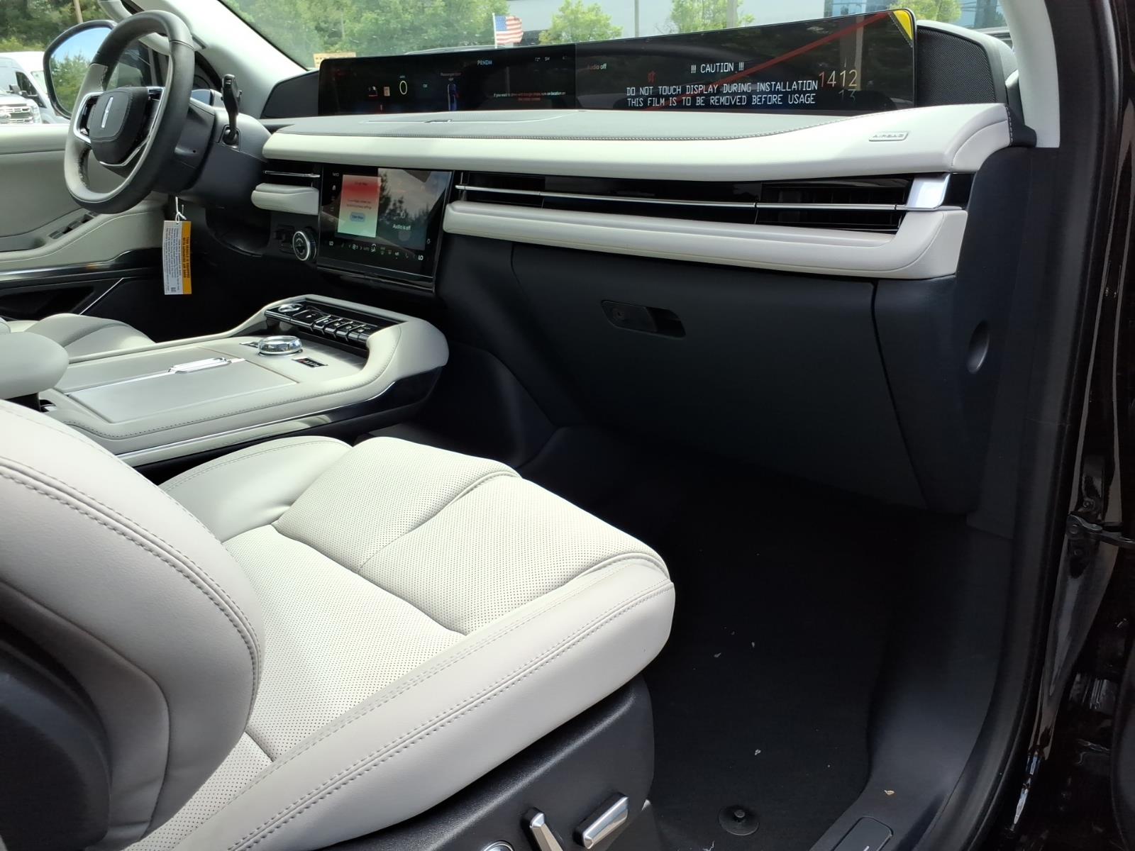 2026 Lincoln Navigator Premiere - Photo 9