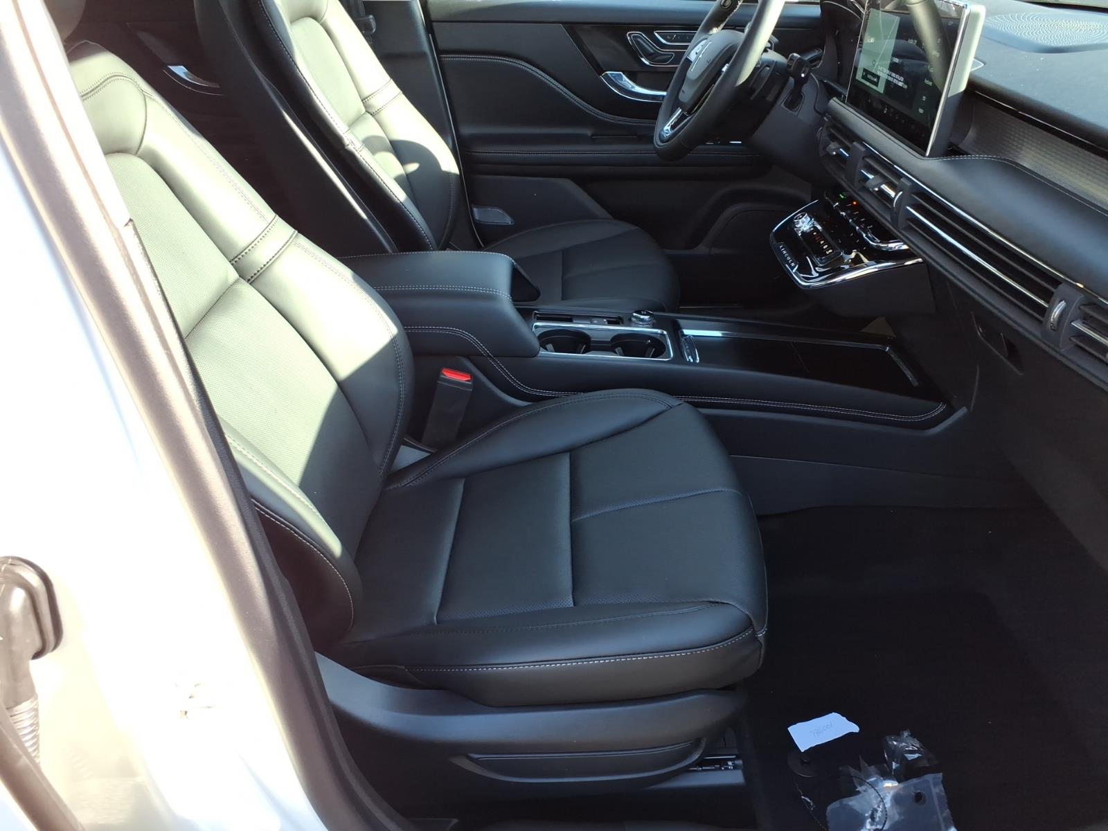 2026 Lincoln Corsair Premiere - Photo 8