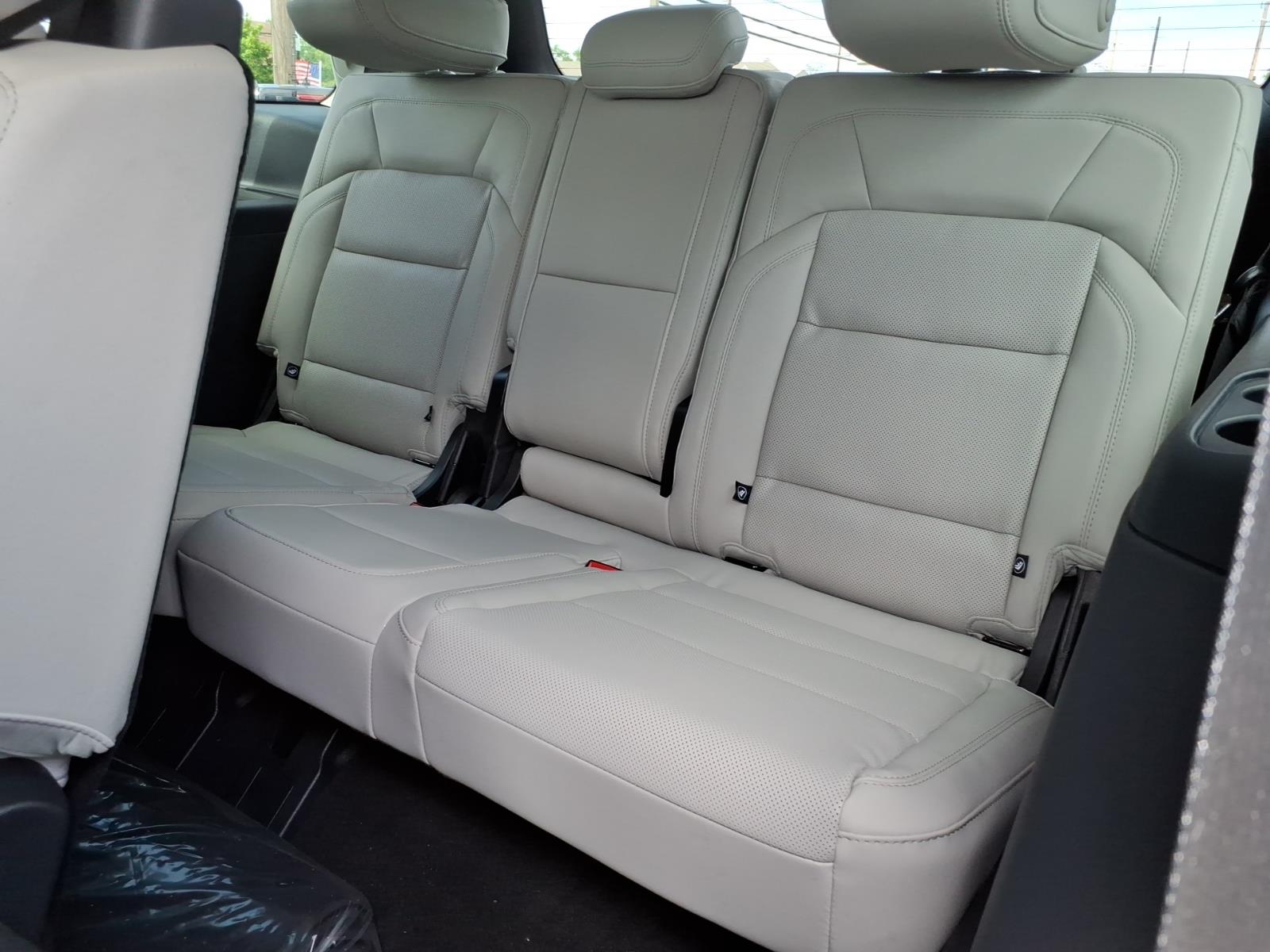 2026 Lincoln Navigator Premiere - Photo 11