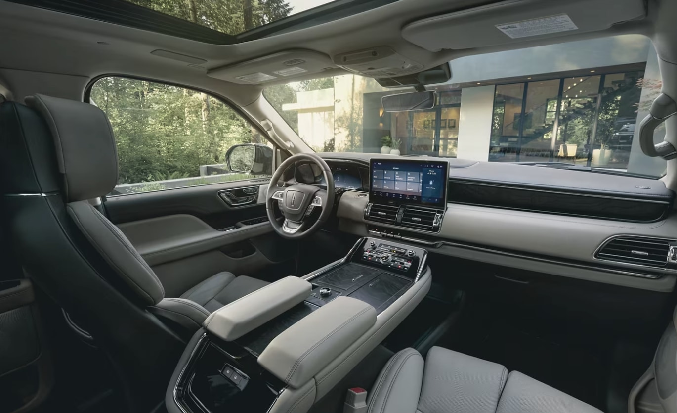 2024 Lincoln Navigator Interior.png