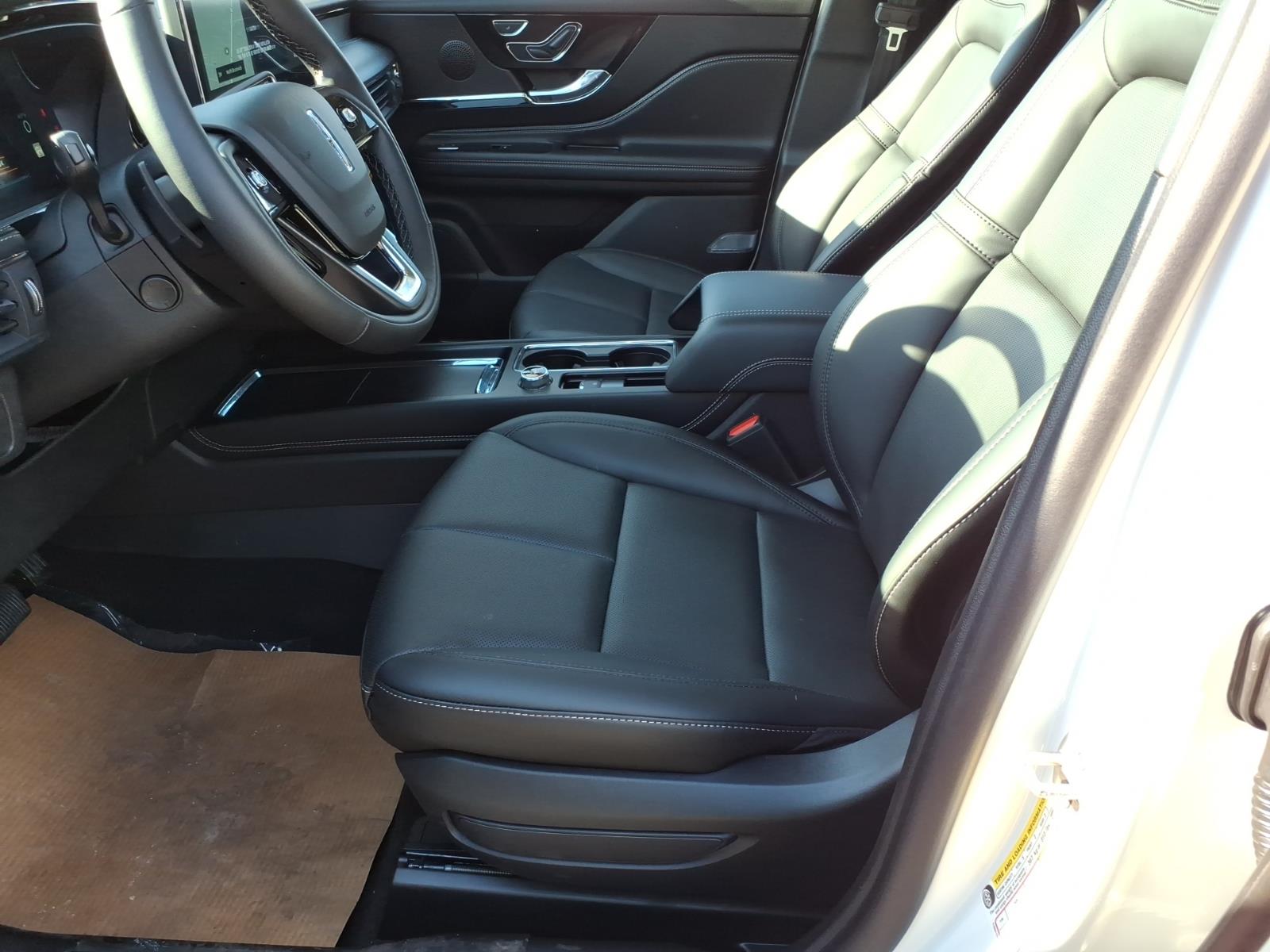 2026 Lincoln Corsair Premiere - Photo 13