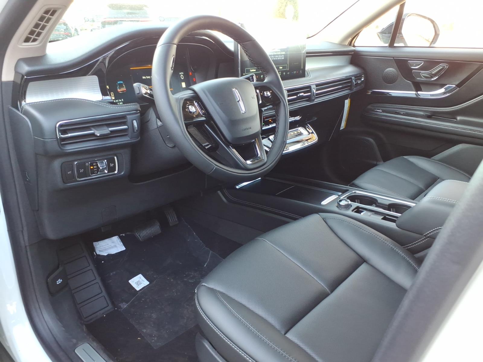 2026 Lincoln Corsair Premiere - Photo 12