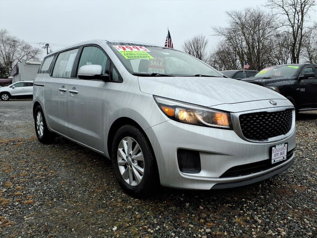 2017 Kia Sedona L's photo