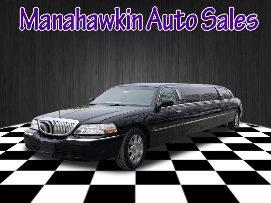 2011 Lincoln Town Car Executive photo 3