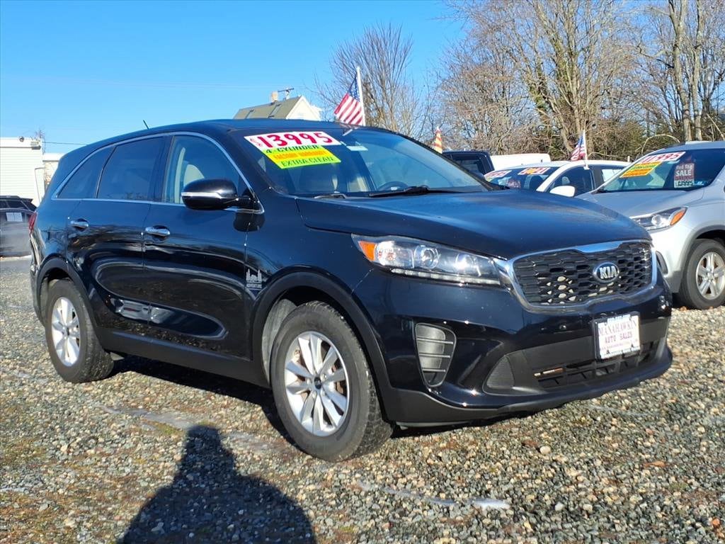 2019 Kia Sorento LX's photo