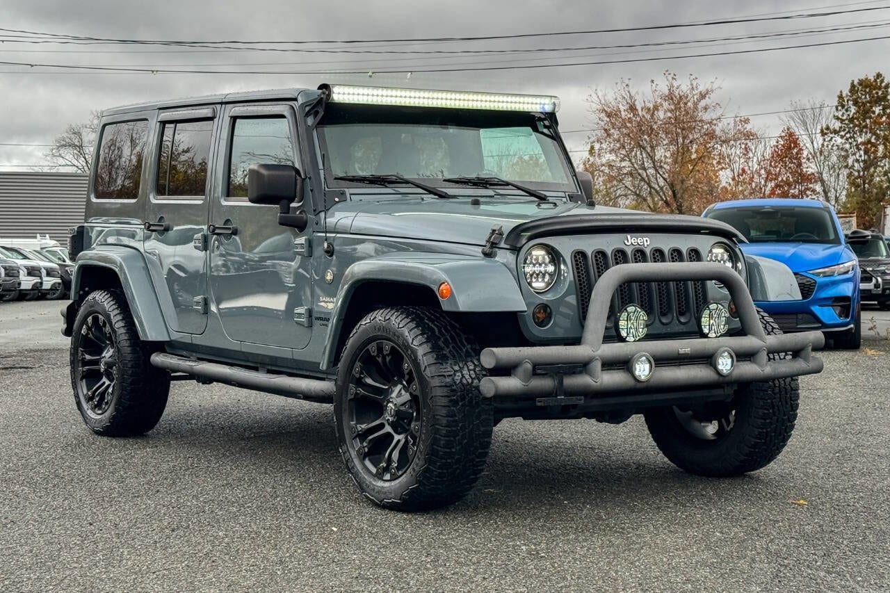 2015 Jeep Wrangler Unlimited Sahara's photo