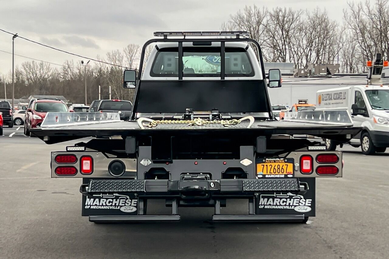 2024 Ford F-750 photo 4
