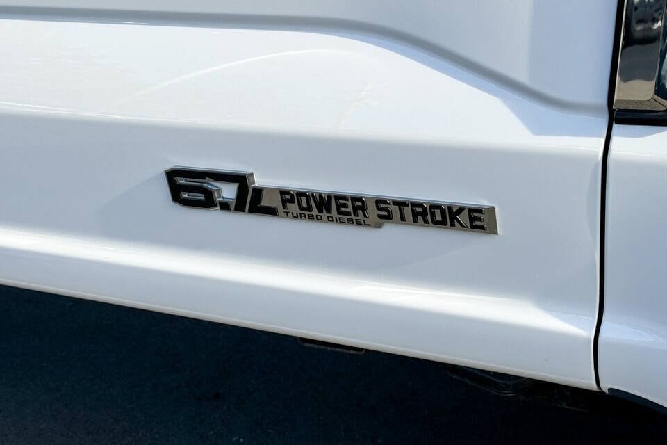 2024 Ford F-350 Super Duty Chassis Cab XLT - Photo 18