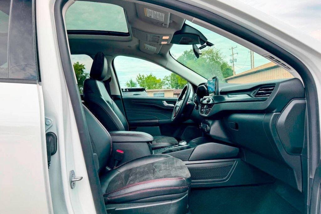 2022 Ford Escape SEL - Photo 9