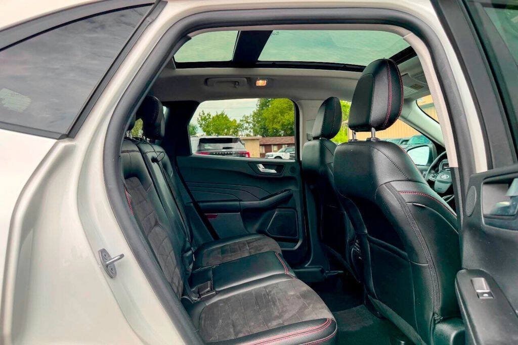 2022 Ford Escape SEL - Photo 11