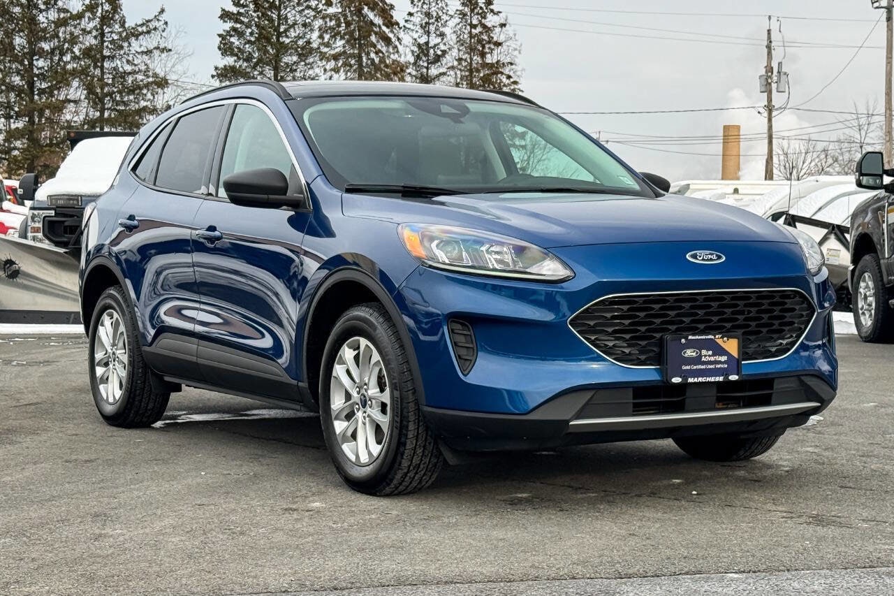 2022 Ford Escape SE's photo
