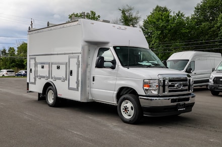 2025 Ford E-350 Cutaway E-350 SRW Truck