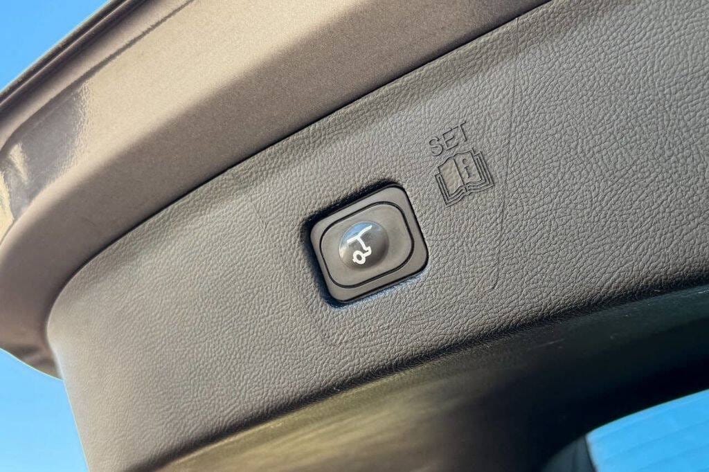 2022 Ford Edge SEL - Photo 13