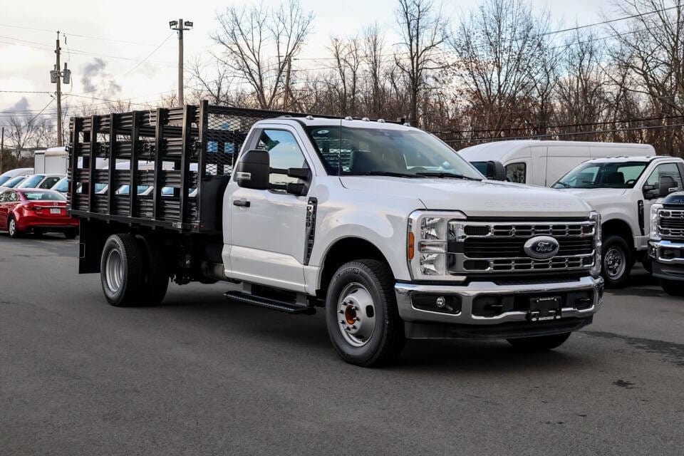 2024 Ford F-350 Super Duty Chassis Cab XL's photo