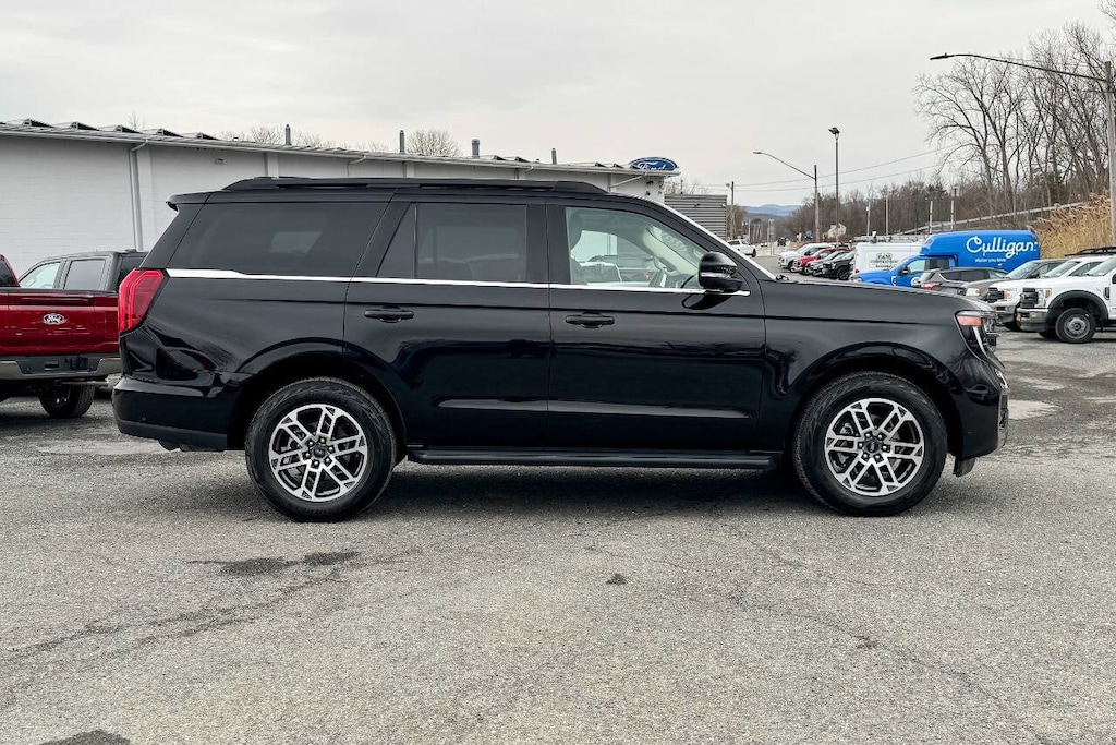 Used 2025 Ford Expedition Active SUV