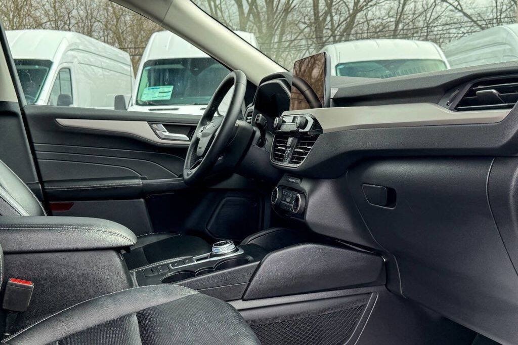 2022 Ford Escape SEL - Photo 10