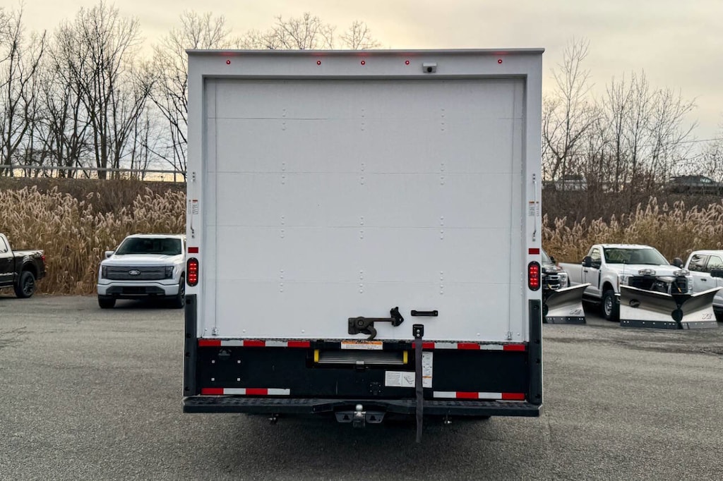 Used 2024 Ford E-350 Cutaway E 350 SD 2dr 176 in. WB DRW Cutaway Chassis Truck