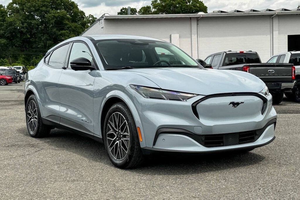 2025 Ford Mustang Mach-E Premium AWD