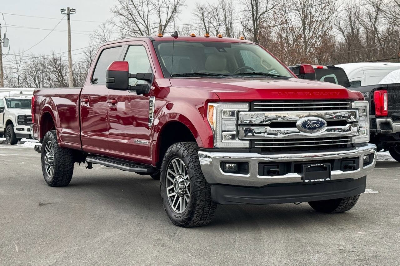 2019 Ford F-350 Super Duty Lariat's photo