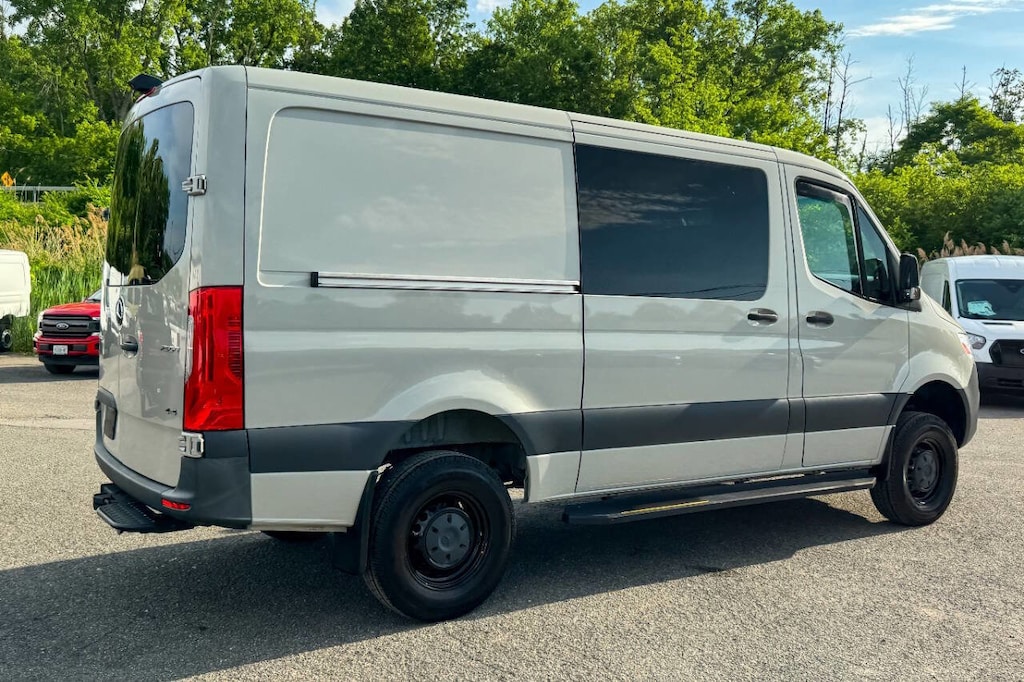 Used 2022 Mercedes-Benz Sprinter 2500 2500 4x4 3dr 144 in. WB Cargo Van Van Cargo Van