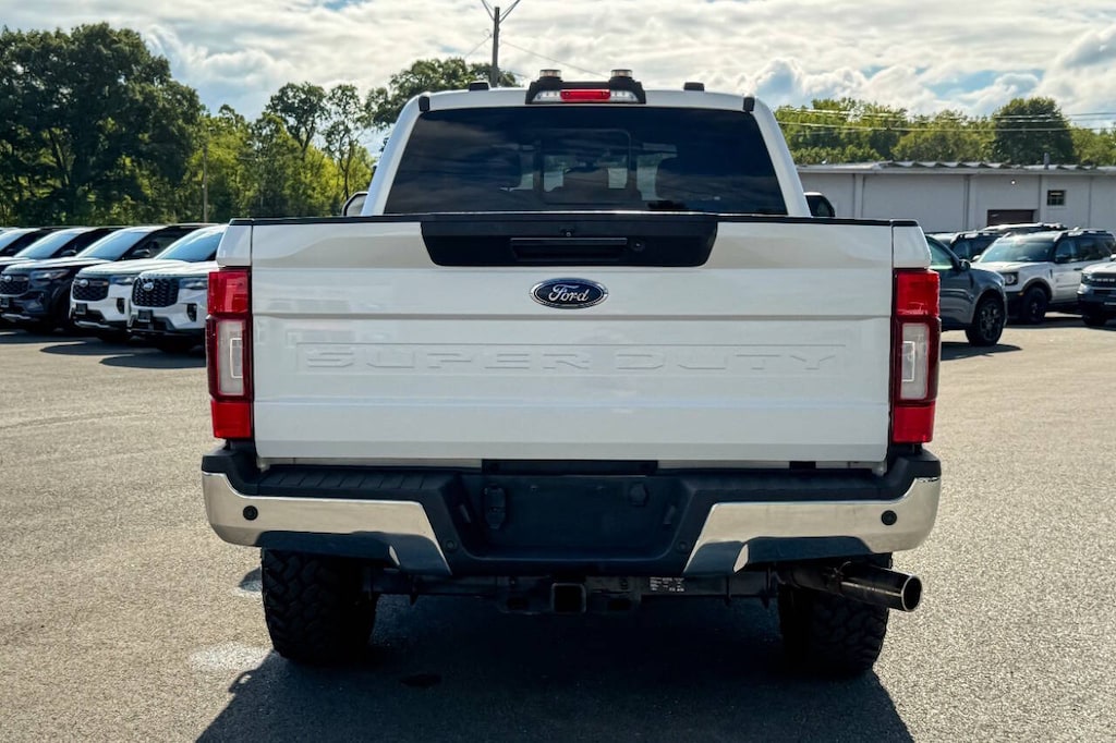 Used 2022 Ford F-350 Super Duty Lariat 4x4 4dr Crew Cab 6.8 ft. SB SRW Pickup Pickup Truck