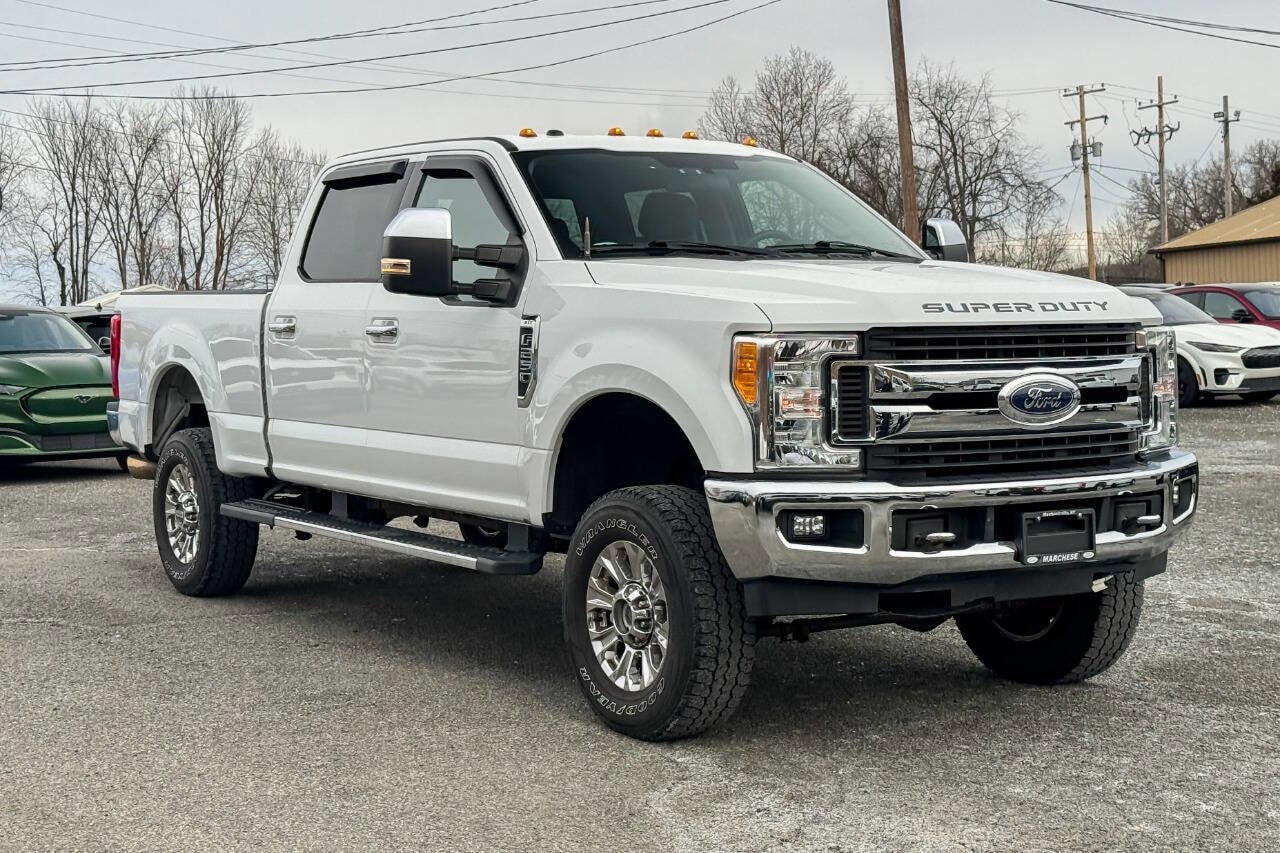 2017 Ford F-250 Super Duty XLT's photo