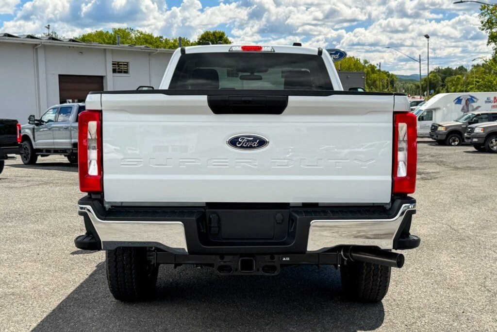 Used 2026 Ford F-350 Super Duty XLT 4x4 2dr Regular Cab 8 ft. LB SRW Pickup Pickup Truck