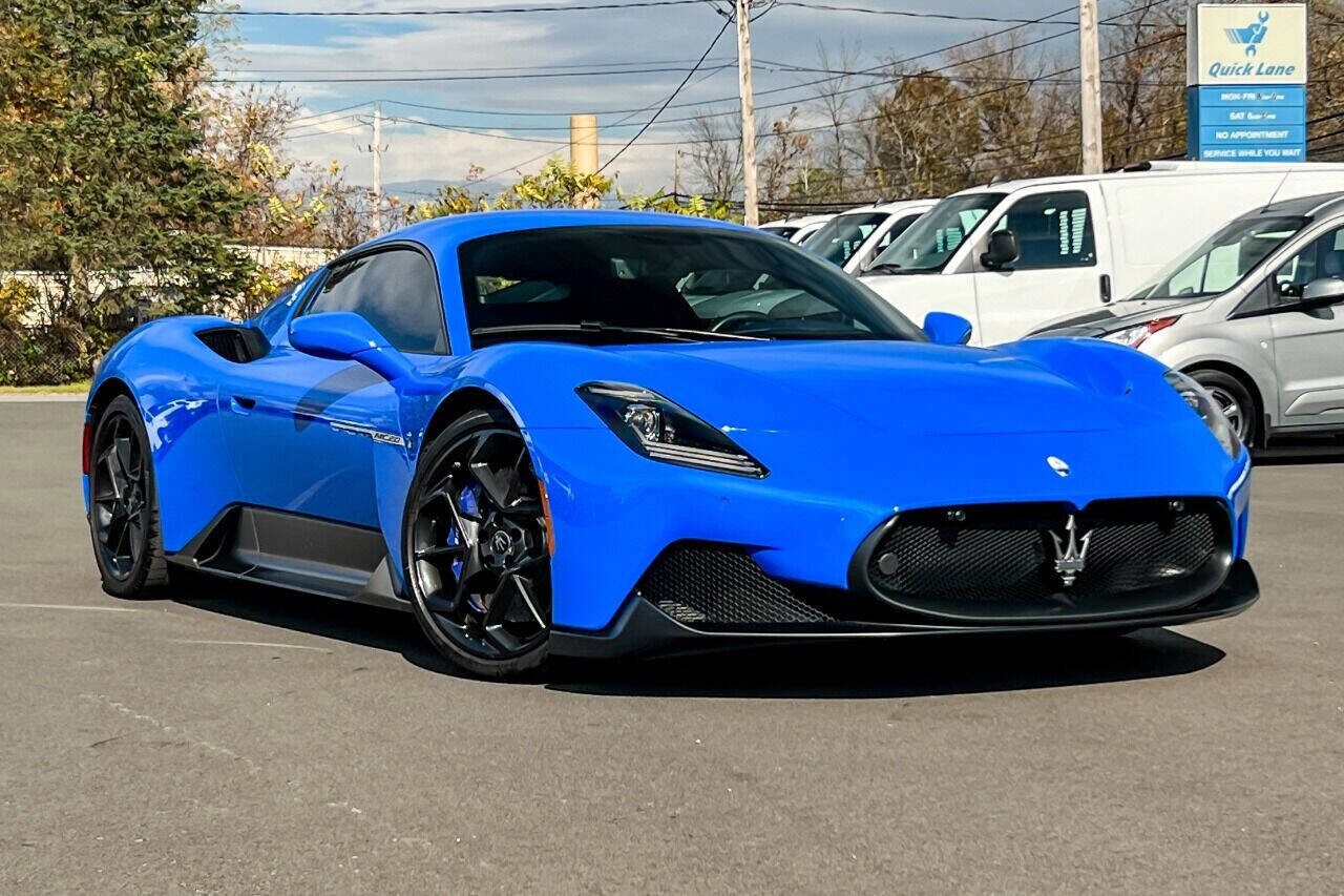 2022 Maserati MC20 Base photo 2
