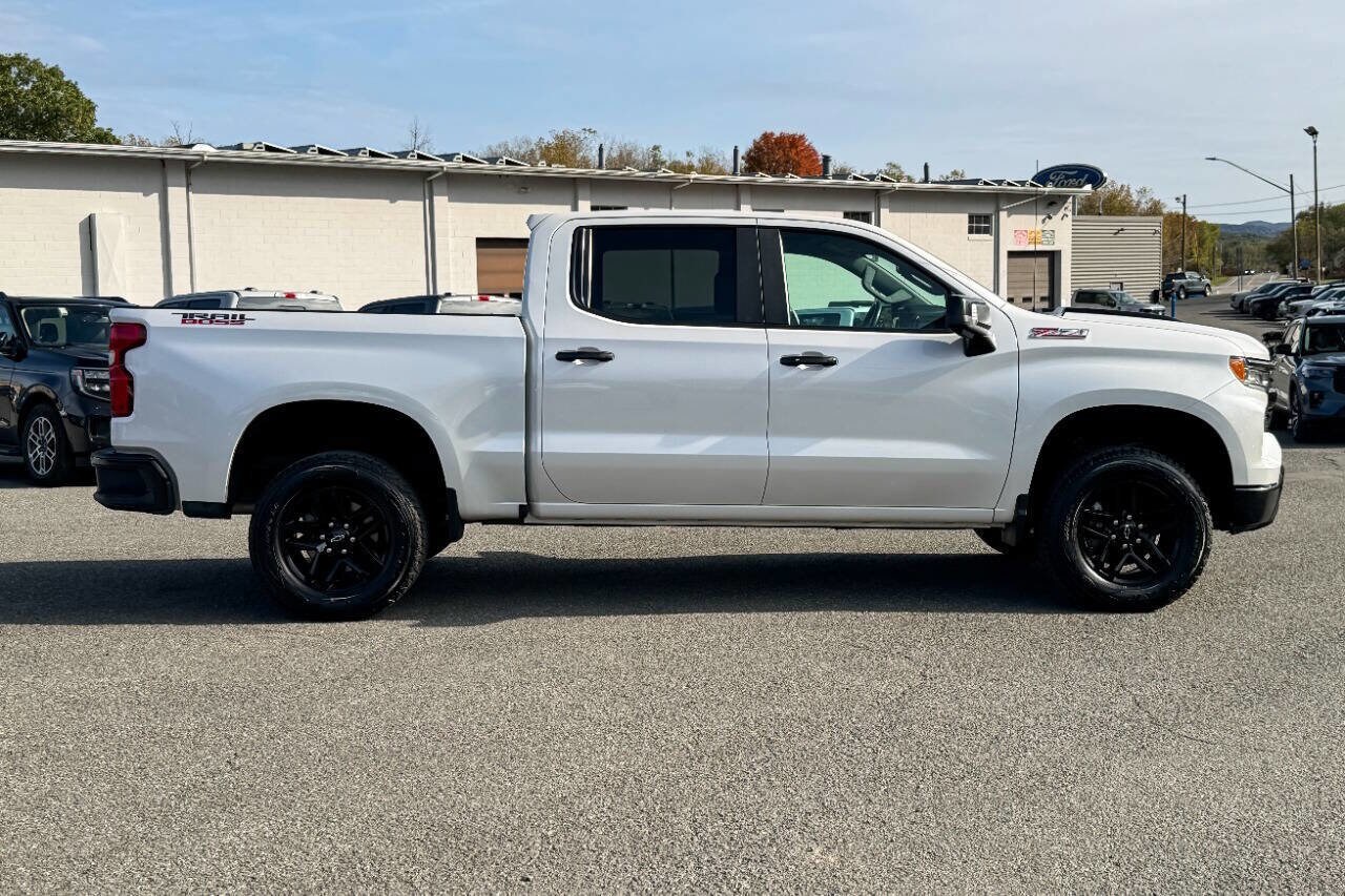2022 Chevrolet Silverado 1500 LT Trail Boss photo 2