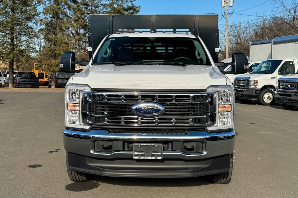2024 Ford F-350 Super Duty Chassis Cab XLT - Photo 8