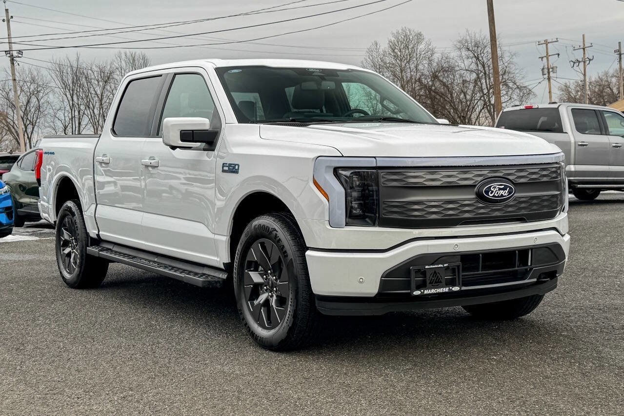 2024 Ford F-150 Lightning Lariat's photo