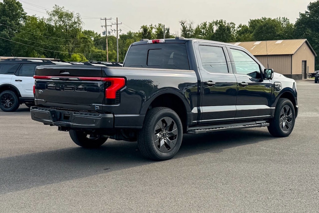 Used 2022 Ford F-150 Lightning Lariat AWD 4dr SuperCrew 5.5 ft. SB Truck SuperCrew Cab